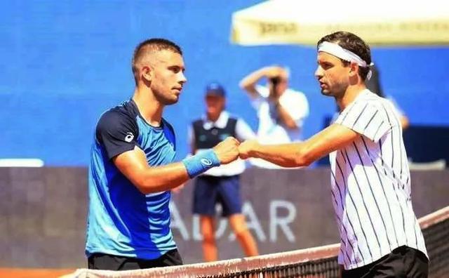 他的成长轨 他的成长轨